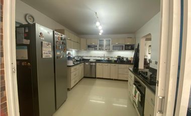 VENDEMOS CASA EN B. EL TRIANGULO VILLAVICENCIO