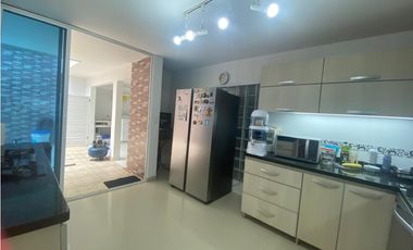 VENDEMOS CASA EN B. EL TRIANGULO VILLAVICENCIO