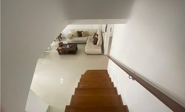 VENDEMOS CASA EN B. EL TRIANGULO VILLAVICENCIO