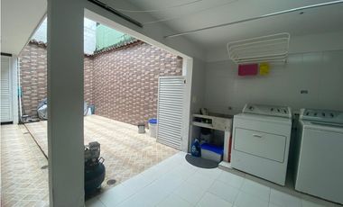 VENDEMOS CASA EN B. EL TRIANGULO VILLAVICENCIO