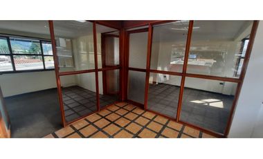 Se vende casa de 2 niveles en LA PRADERA, VILLAMARA