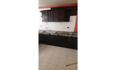 Se vende casa de 2 niveles en LA PRADERA, VILLAMARA