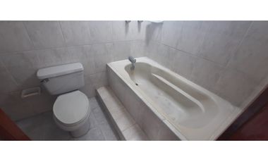 Se vende casa de 2 niveles en LA PRADERA, VILLAMARA
