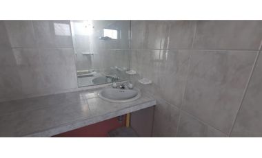 Se vende casa de 2 niveles en LA PRADERA, VILLAMARA