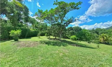 Maat vende Finca campestre, Villeta 12.000m2, $1.800millones