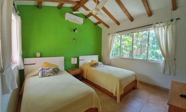 Maat vende Finca campestre, Villeta 12.000m2, $1.800millones