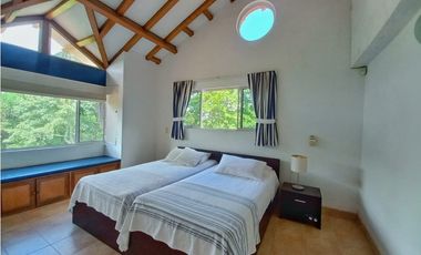 Maat vende Finca campestre, Villeta 12.000m2, $1.800millones