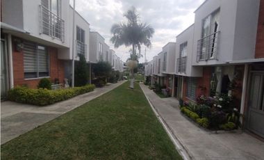 VENTA CASA CONJUNTO CERRADO EN CUBA