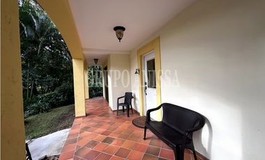 Oportunidad! Se Vende Hermosa Casa en Altos del Maria