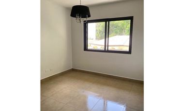 Se alquila apartamento en Embassy Village