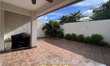 Casa Duplex en Venta en Reserva de Versalles Modelo Marsella