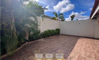 Casa Duplex en Venta en Reserva de Versalles Modelo Marsella