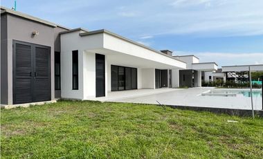 Casa campestre en condominio para la venta en Cerritos, Pereira!!!