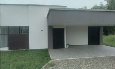 Casa campestre en condominio para la venta en Cerritos, Pereira!!!