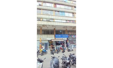 Venta oficina local en La Candelaria, Medellín Edificio Roldano