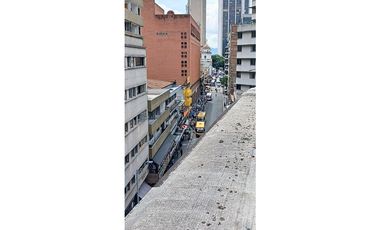 Venta oficina local en La Candelaria, Medellín Edificio Roldano