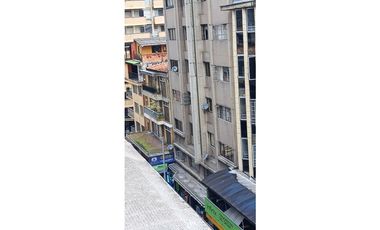 Venta oficina local en La Candelaria, Medellín Edificio Roldano