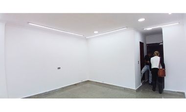 Venta oficina local en La Candelaria, Medellín Edificio Roldano