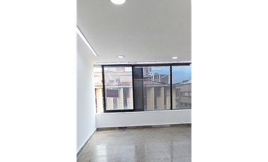 Venta oficina local en La Candelaria, Medellín Edificio Roldano