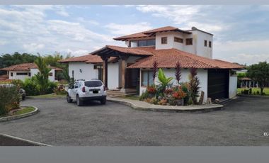 Casa campestre en condominio para la venta en Cerritos, Pereira!!!