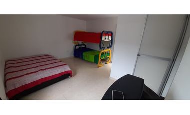 SE VENDE O PERMUTA CASA EN ARMENIA EN EL BARRIO BOSQUES DE PINARES
