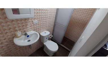 SE VENDE O PERMUTA CASA EN ARMENIA EN EL BARRIO BOSQUES DE PINARES