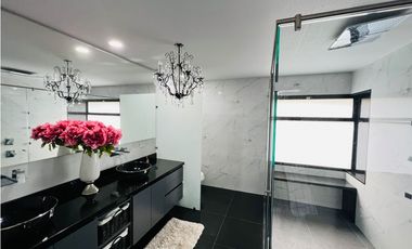 Casa Amoblada en alquiler Medellin, Las palmas