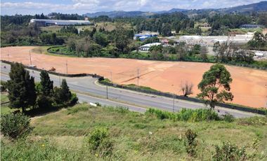 Oportunidad Única: Terreno Industrial y Comercial en Guarne