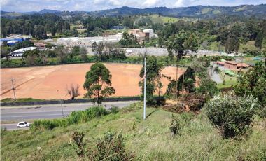 Oportunidad Única: Terreno Industrial y Comercial en Guarne