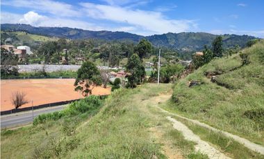 Oportunidad Única: Terreno Industrial y Comercial en Guarne