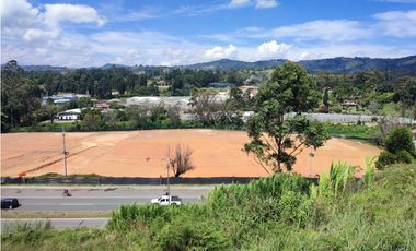 Oportunidad Única: Terreno Industrial y Comercial en Guarne