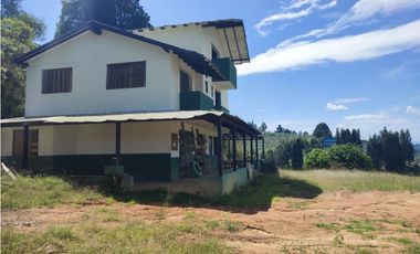 Oportunidad Única: Terreno Industrial y Comercial en Guarne