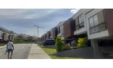 VENTA CASA  UNIFAMILIAR  EN ALAMEDA DEL NORTE EN BELLO