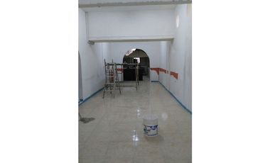 Se vende casa en el Centro con locales en Pereira