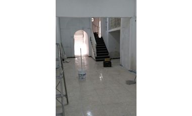 Se vende casa en el Centro con locales en Pereira