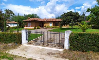 VENDO CASA EN ADOBE UN NIVEL - CONJUNTO VILLA DE LEYVA