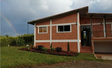 VENTA CASA CAMPESTRE VIA  QUIMBAYA  ALCALA (V.)