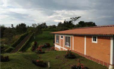 VENTA CASA CAMPESTRE VIA  QUIMBAYA  ALCALA (V.)
