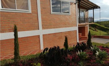 VENTA CASA CAMPESTRE VIA  QUIMBAYA  ALCALA (V.)