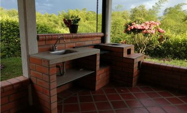 VENTA CASA CAMPESTRE VIA  QUIMBAYA  ALCALA (V.)