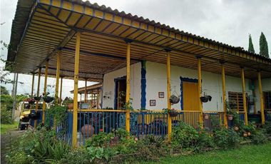 Se Vende Casa Lote Avenida Centenario