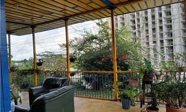 Se Vende Casa Lote Avenida Centenario