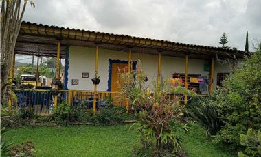 Se Vende Casa Lote Avenida Centenario