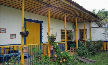 Se Vende Casa Lote Avenida Centenario