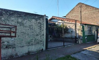 Casa para 2 Familias en venta en Villa Dominico