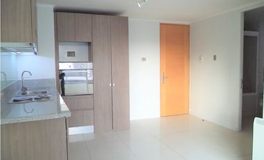 ARRIENDO METRO SANTA LUCIA / SARA DEL CAMPO / CARMEN