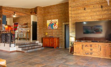 Casa con hermosas vistas y estilo rustico de buen gusto, autosustentable