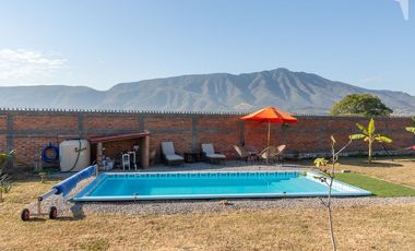Casa con hermosas vistas y estilo rustico de buen gusto, autosustentable