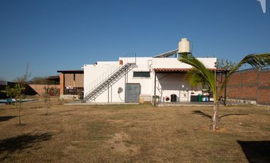 Casa con hermosas vistas y estilo rustico de buen gusto, autosustentable