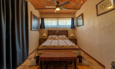 Casa con hermosas vistas y estilo rustico de buen gusto, autosustentable